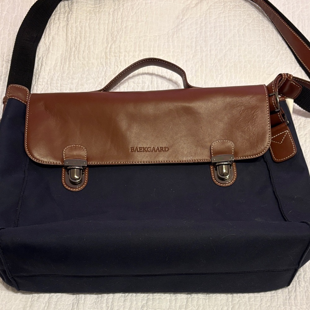 Baekgaard Navy and Brown Messenger Bag